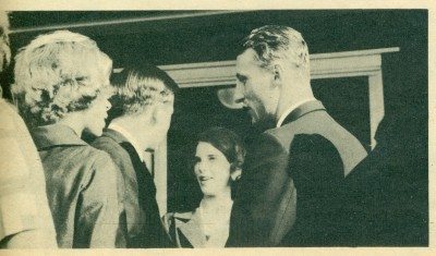 Χάνκοε ,Ιούλιος 1962. Ο πρίγκιπας Χάραλντ (δεξιά) , η πριγκίπισσα Ειρήνη (αριστερά), στο μέσον η πριγκίπισσα Άννα Μαρία συνομιλεί με τον διάδοχο Κωνσταντίνο.