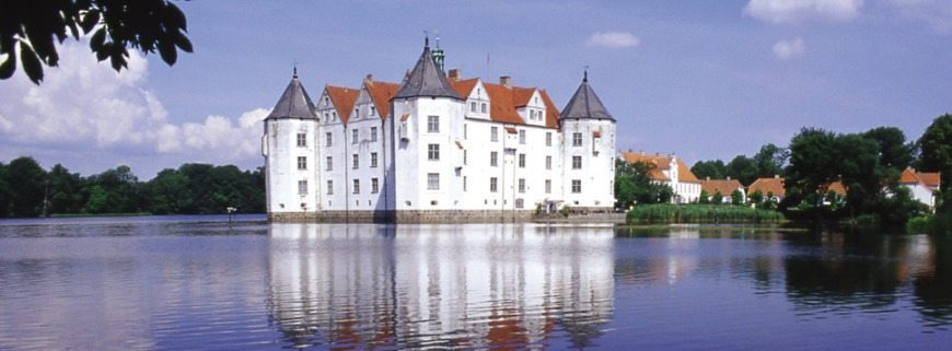 Gluecksburg-castle