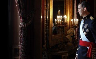 Ο Βασιλιάς της Ισπανίας Φελίπε απαγορεύει στη βασιλική οικογένεια να δέχονται δώρα