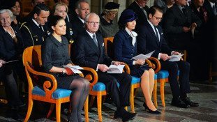 Επιμνημόσυνες τελετές στην μνήνη των θυμάτων του τσουνάμι στην Σουηδία και Νορβηγία