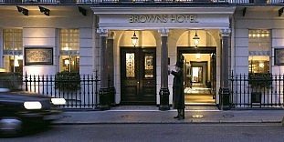 Βασιλιάς Γεώργιος Β': 11 χρόνια στο Brown's Hotel του Λονδίνου
