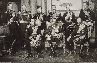 Εννέα Βασιλείς σε μια σπάνια φωτογραφία του 1910