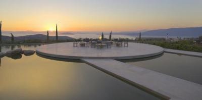 1367913814-amanzoe12_750x500