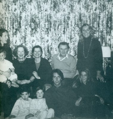Ο πρίγκιπας Νικόλαος με την οικογενειά του.