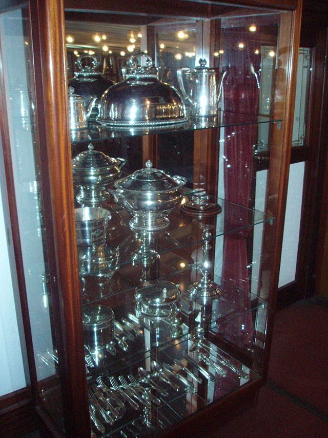 Averof_silverware