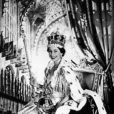Η βασίλισσα Ελισάβετ από τα πρώτα της βήματα ως σήμερα
