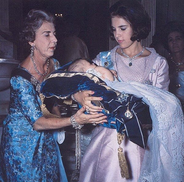 Η βασίλισσα Ίνγκριντ της Δανίας με την κόρη Άννα-Μαρία και την εγγονή Αλεξία