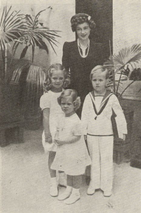 Alexandria. Princess Frederica with children
