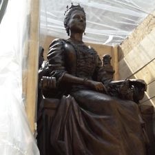 Τοποθετήθηκε το άγαλμα της βασίλισσας Όλγας στην Θεσσαλονίκη